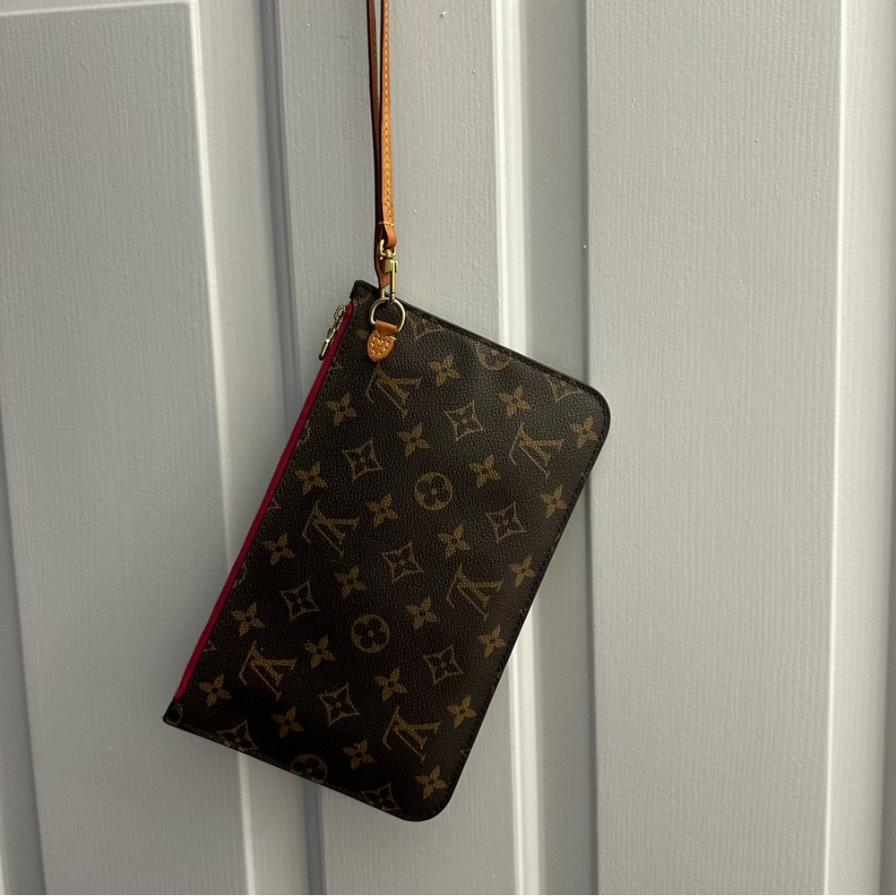 Neverfull Pochette
Monogram MM Pivoine Lining